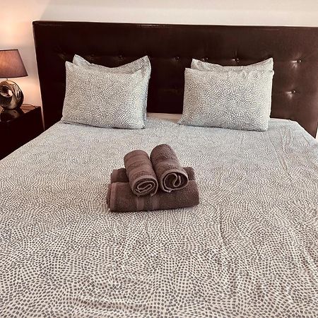 Central Lagos Apt With Marina Views Near Beaches Ngoại thất bức ảnh