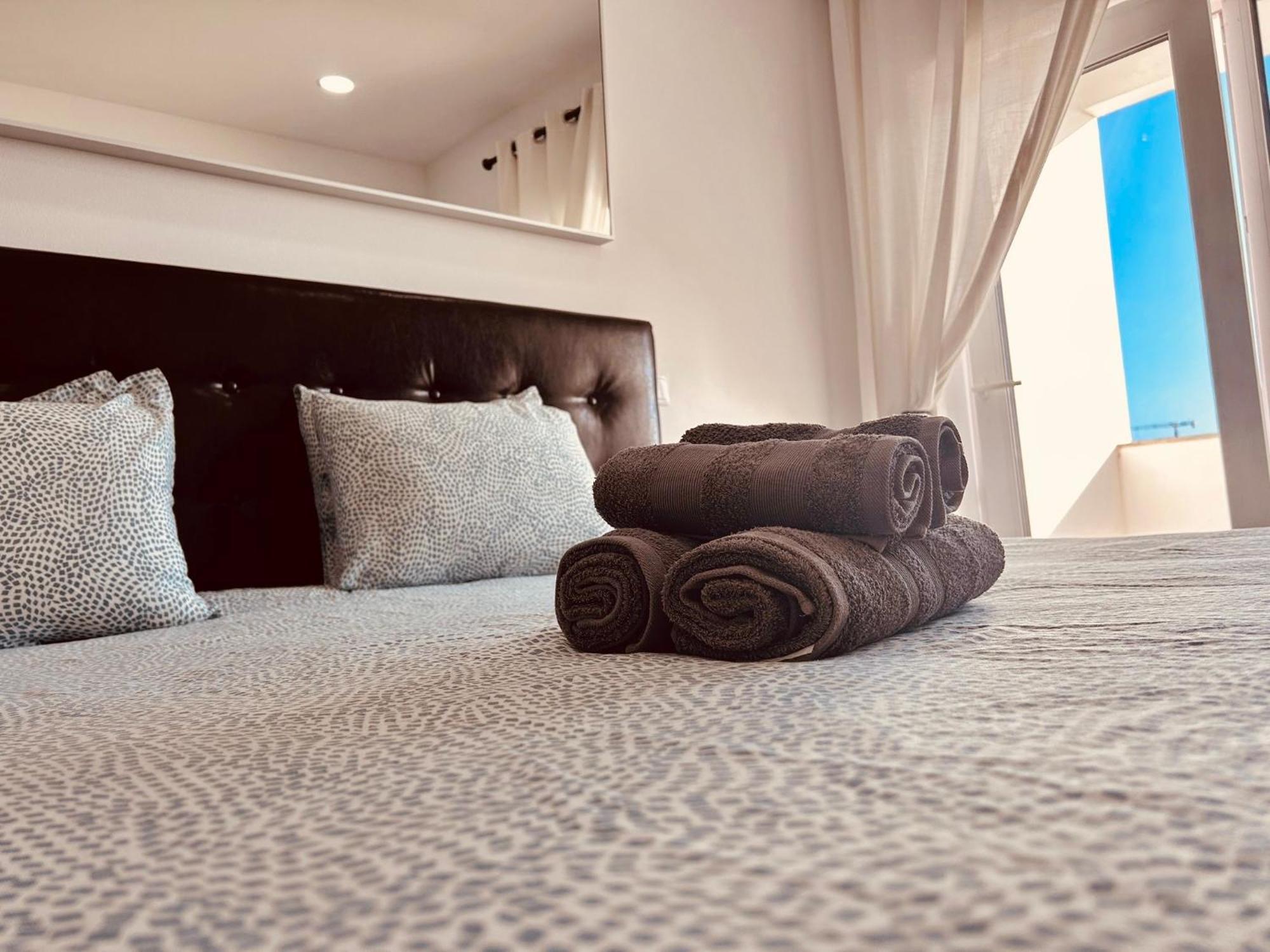Central Lagos Apt With Marina Views Near Beaches Ngoại thất bức ảnh