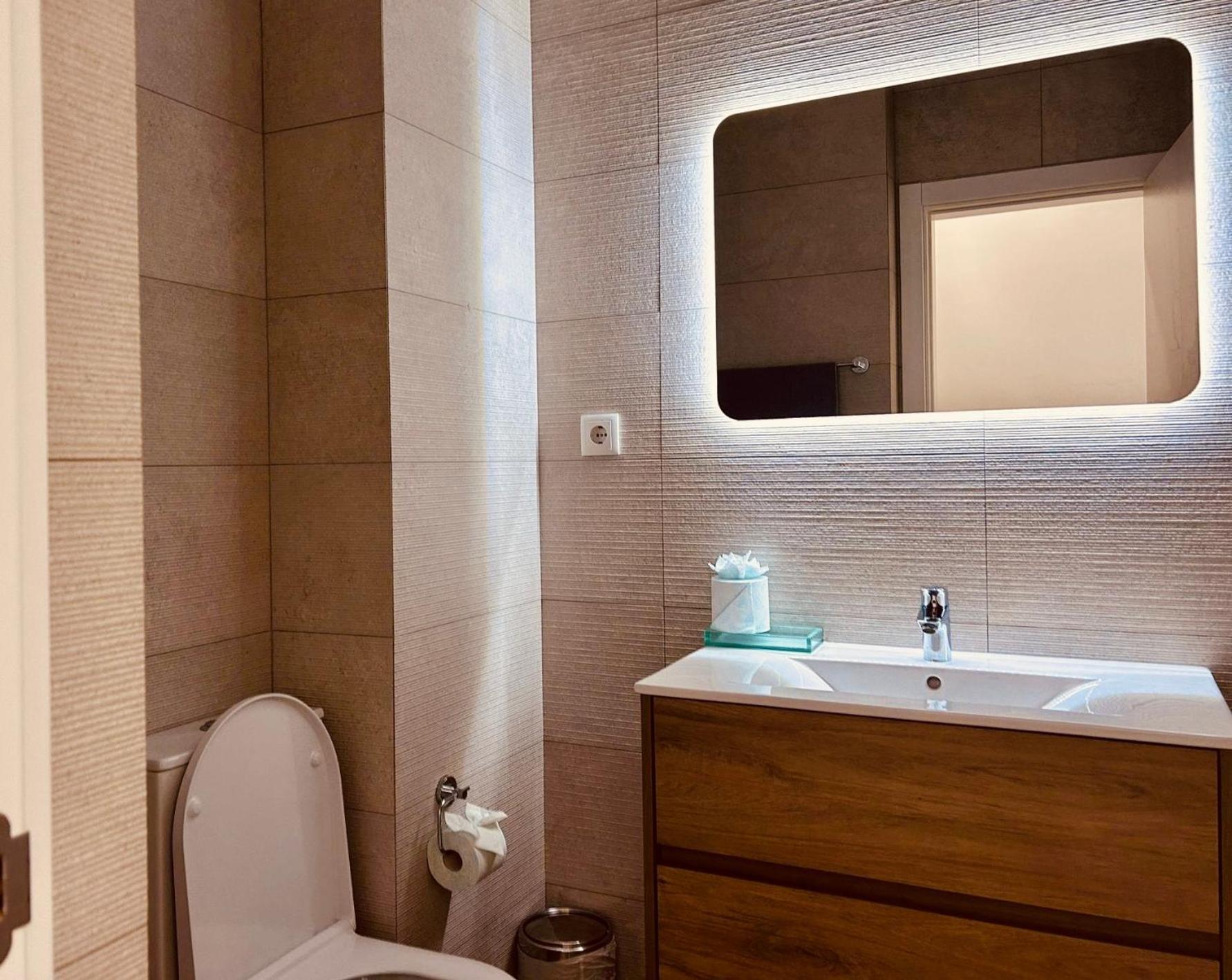 Central Lagos Apt With Marina Views Near Beaches Ngoại thất bức ảnh