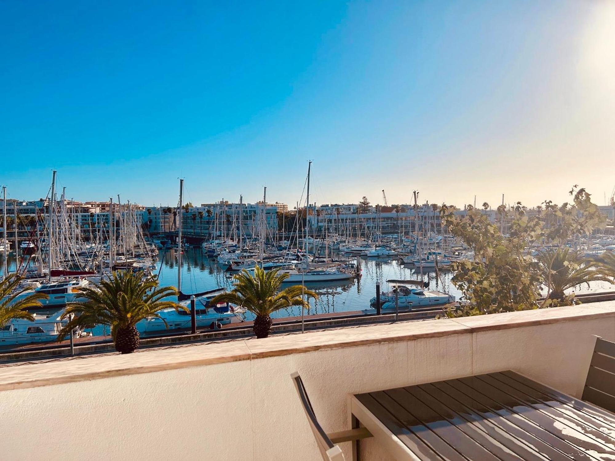 Central Lagos Apt With Marina Views Near Beaches Ngoại thất bức ảnh