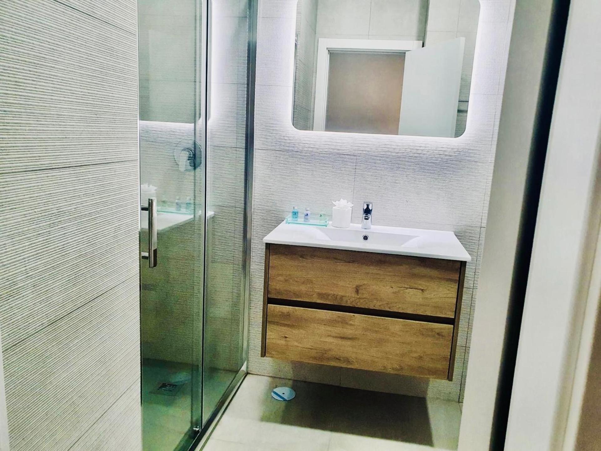 Central Lagos Apt With Marina Views Near Beaches Ngoại thất bức ảnh