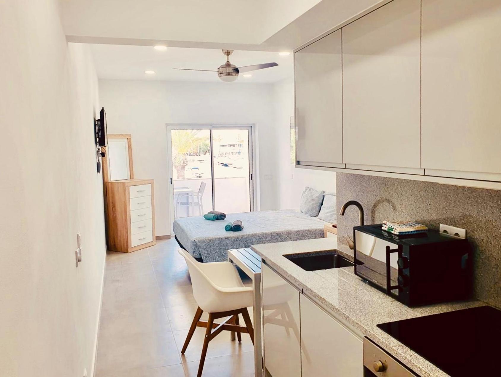 Central Lagos Apt With Marina Views Near Beaches Ngoại thất bức ảnh
