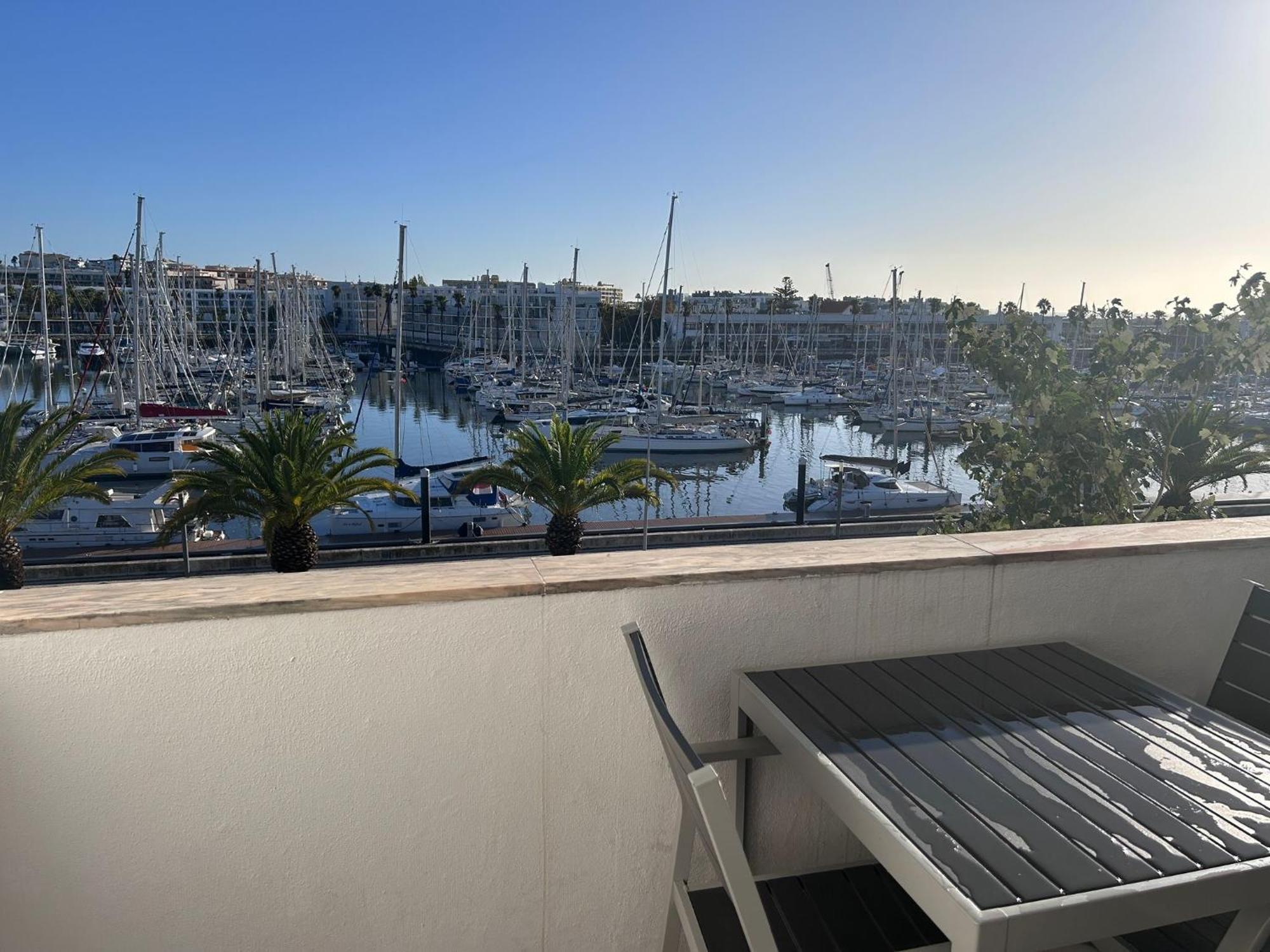 Central Lagos Apt With Marina Views Near Beaches Ngoại thất bức ảnh